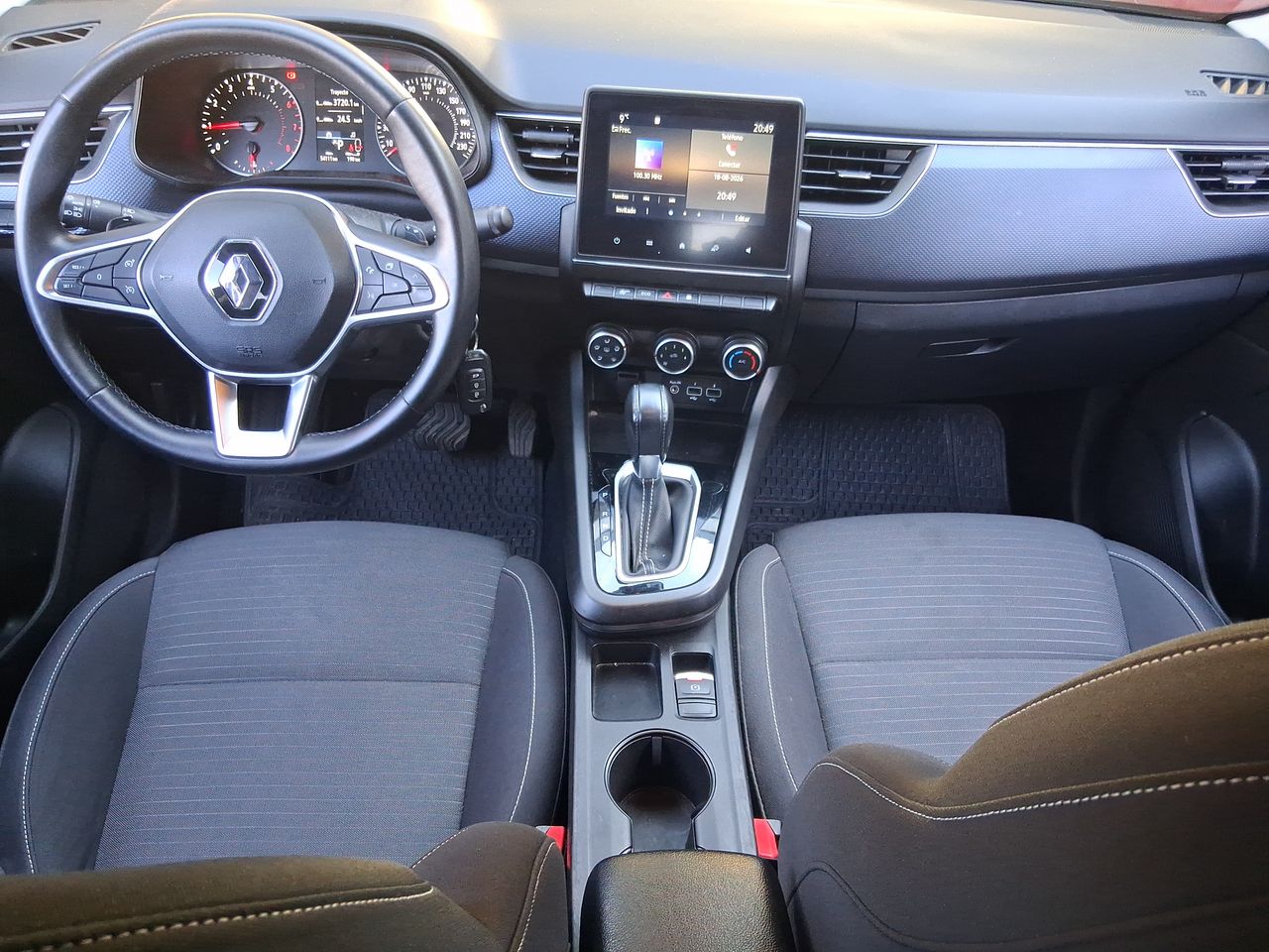 Renault Arkana — foto 8 de 28