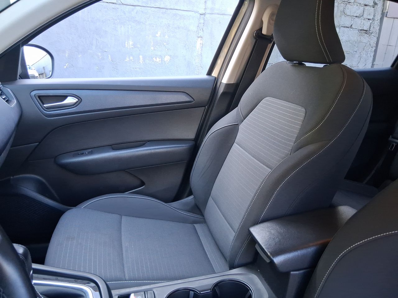 Renault Arkana — foto 9 de 28