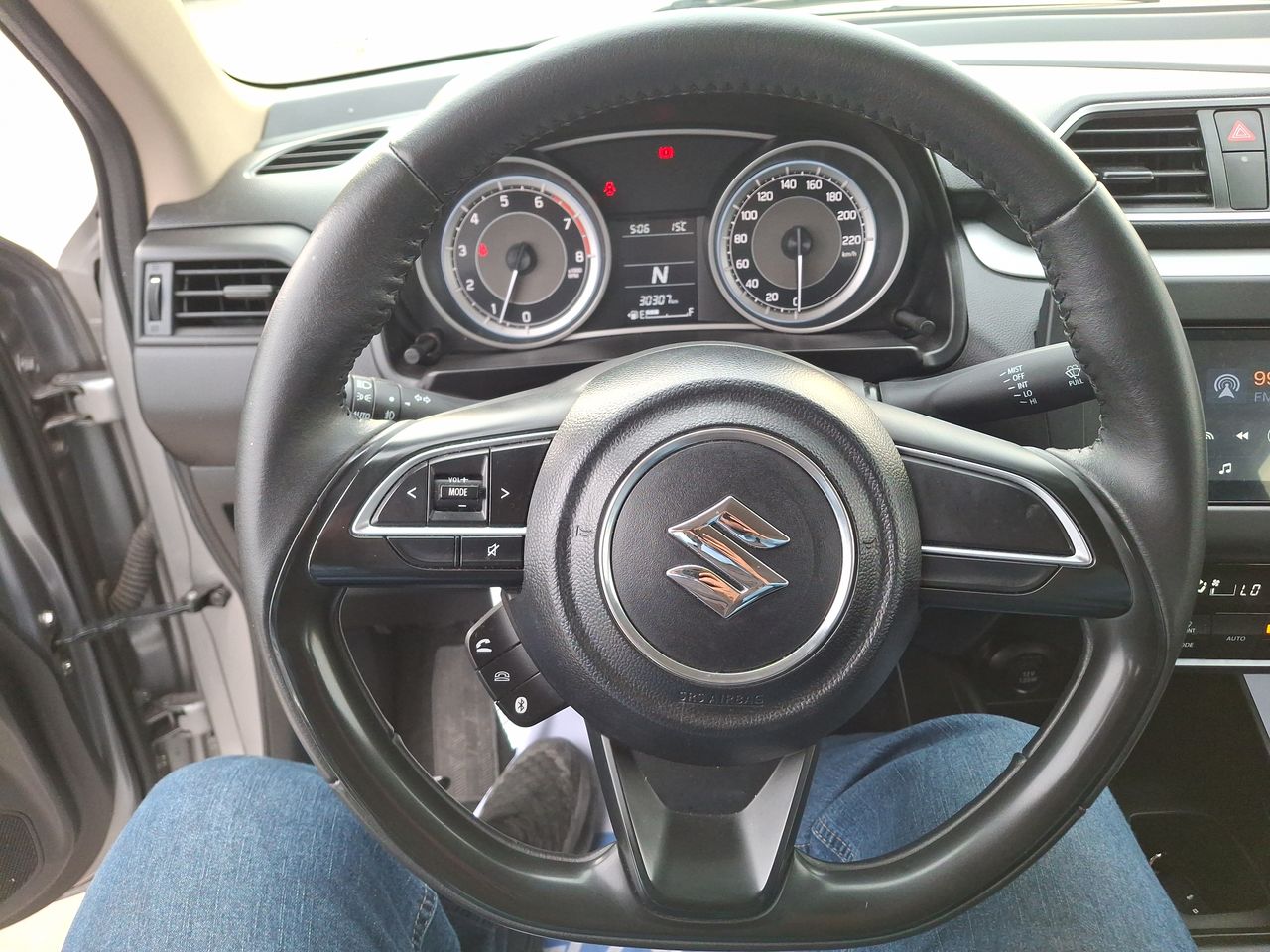 SUZUKI - 23