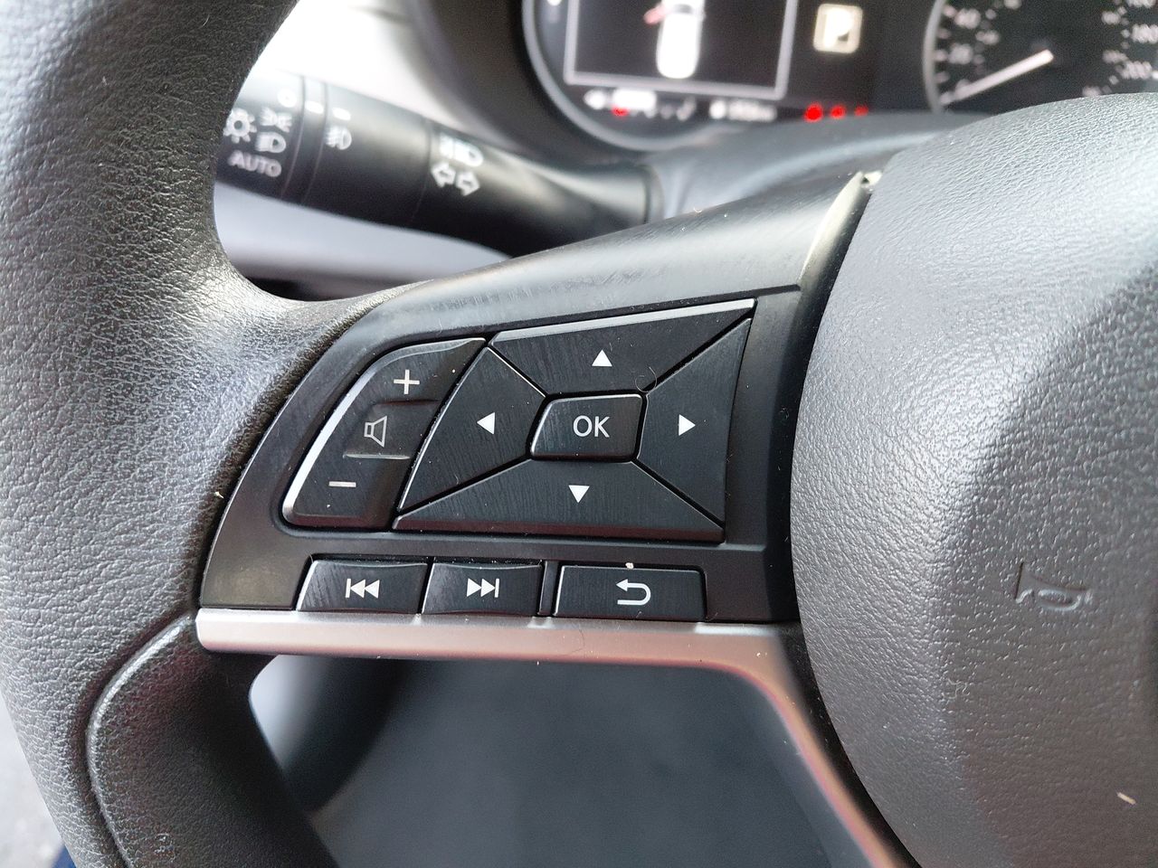 NISSAN - 17
