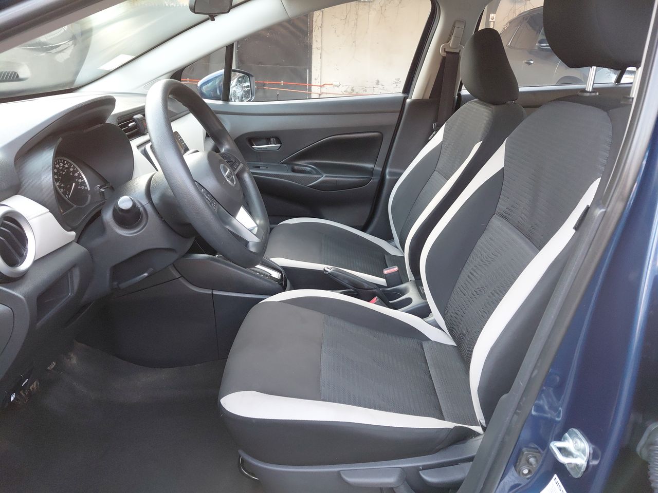 NISSAN - 6