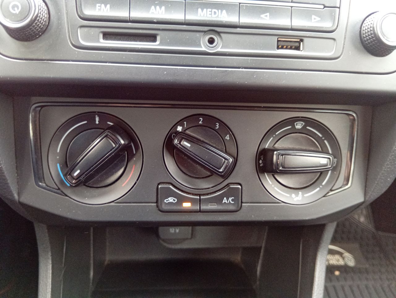 VOLKSWAGEN - 28