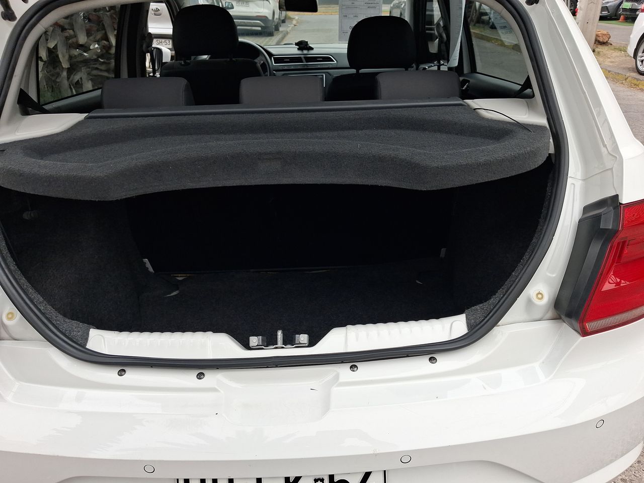 VOLKSWAGEN - 12