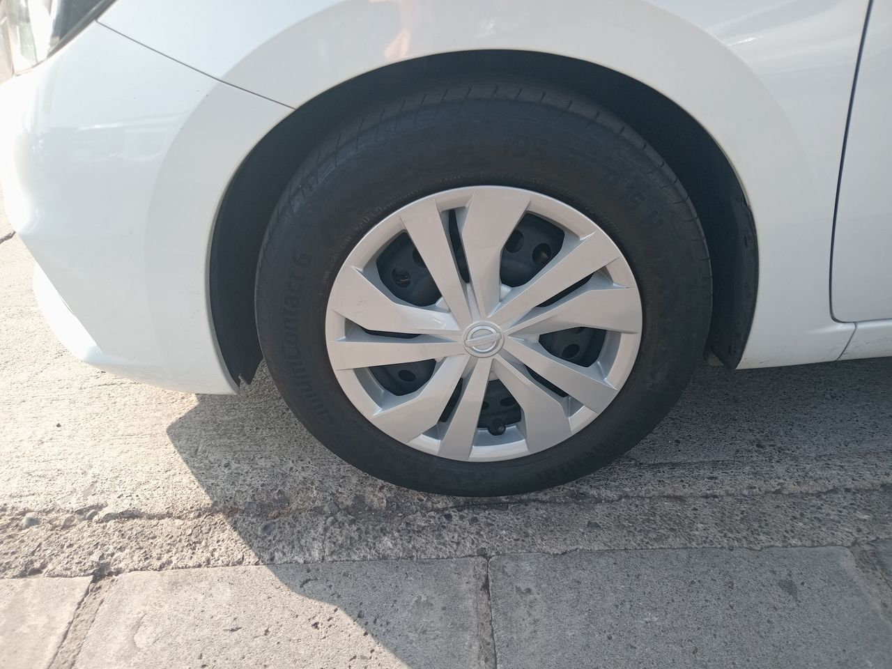 Nissan Versa — foto 8 de 24