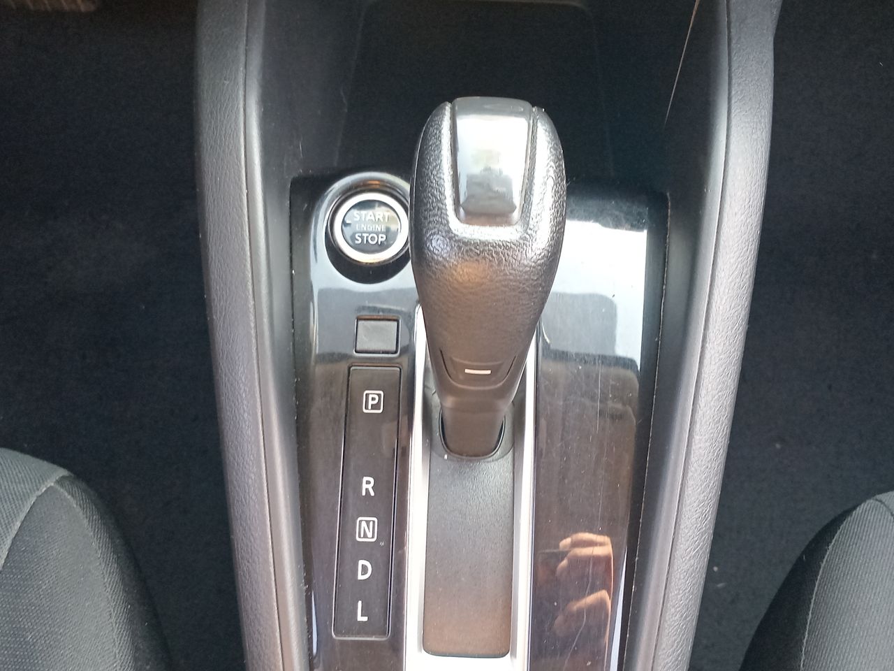 Nissan Versa — foto 20 de 24