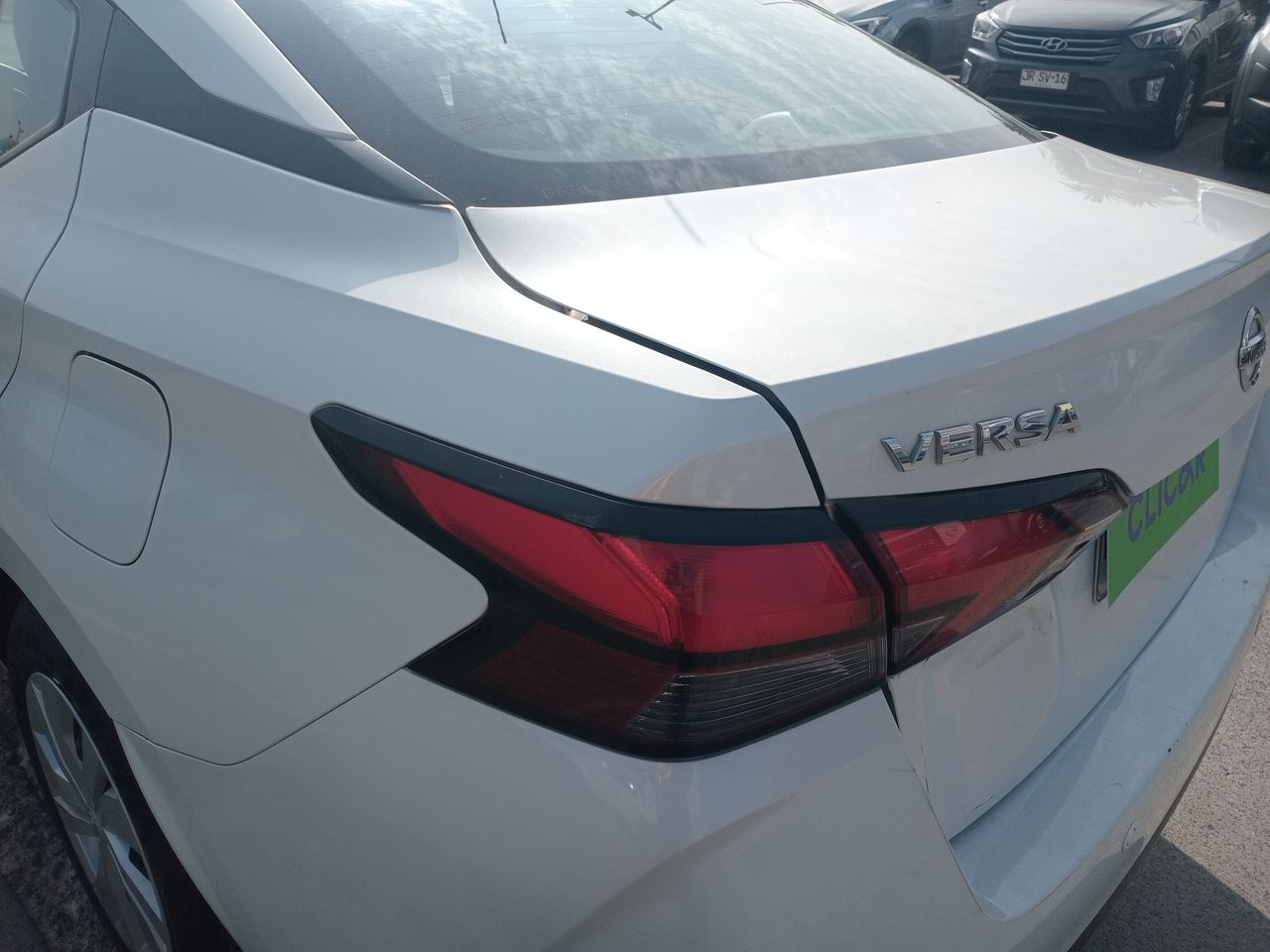 Nissan Versa — foto 10 de 24