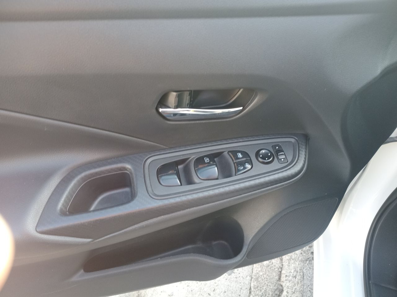 Nissan Versa — foto 12 de 24