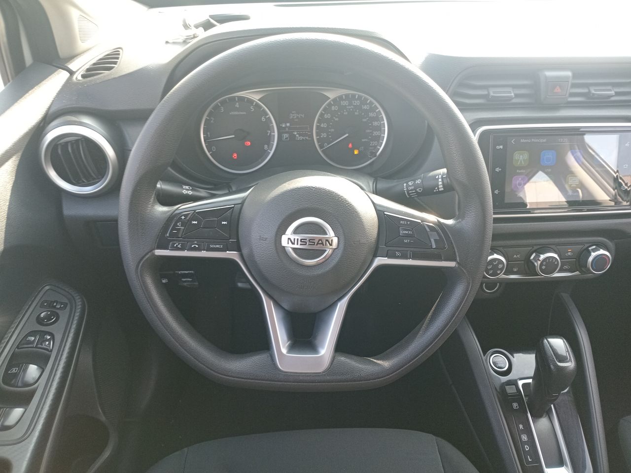 Nissan Versa — foto 15 de 24