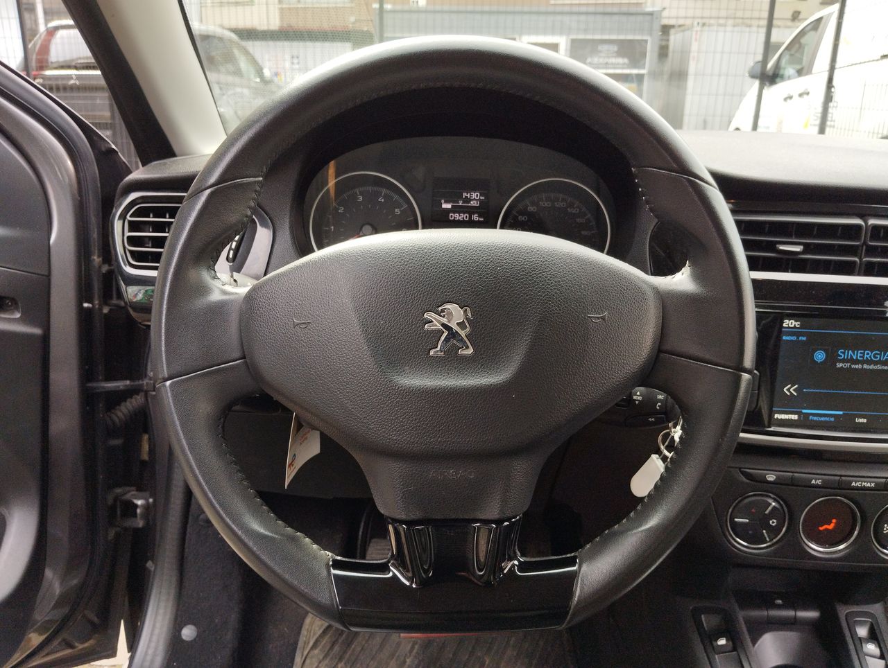 PEUGEOT - 24