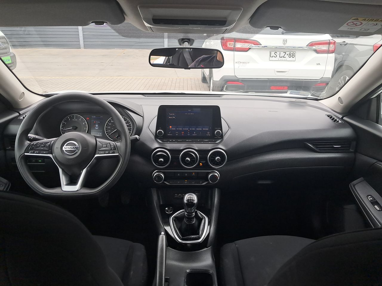 NISSAN - 23