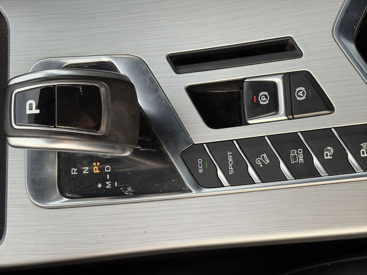 GEELY - 19