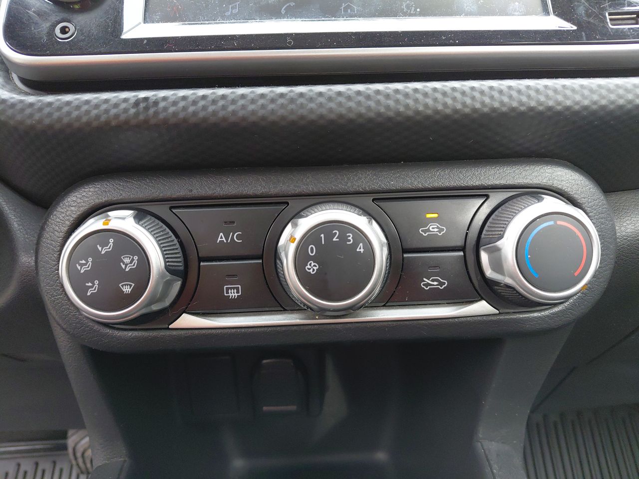 NISSAN - 19