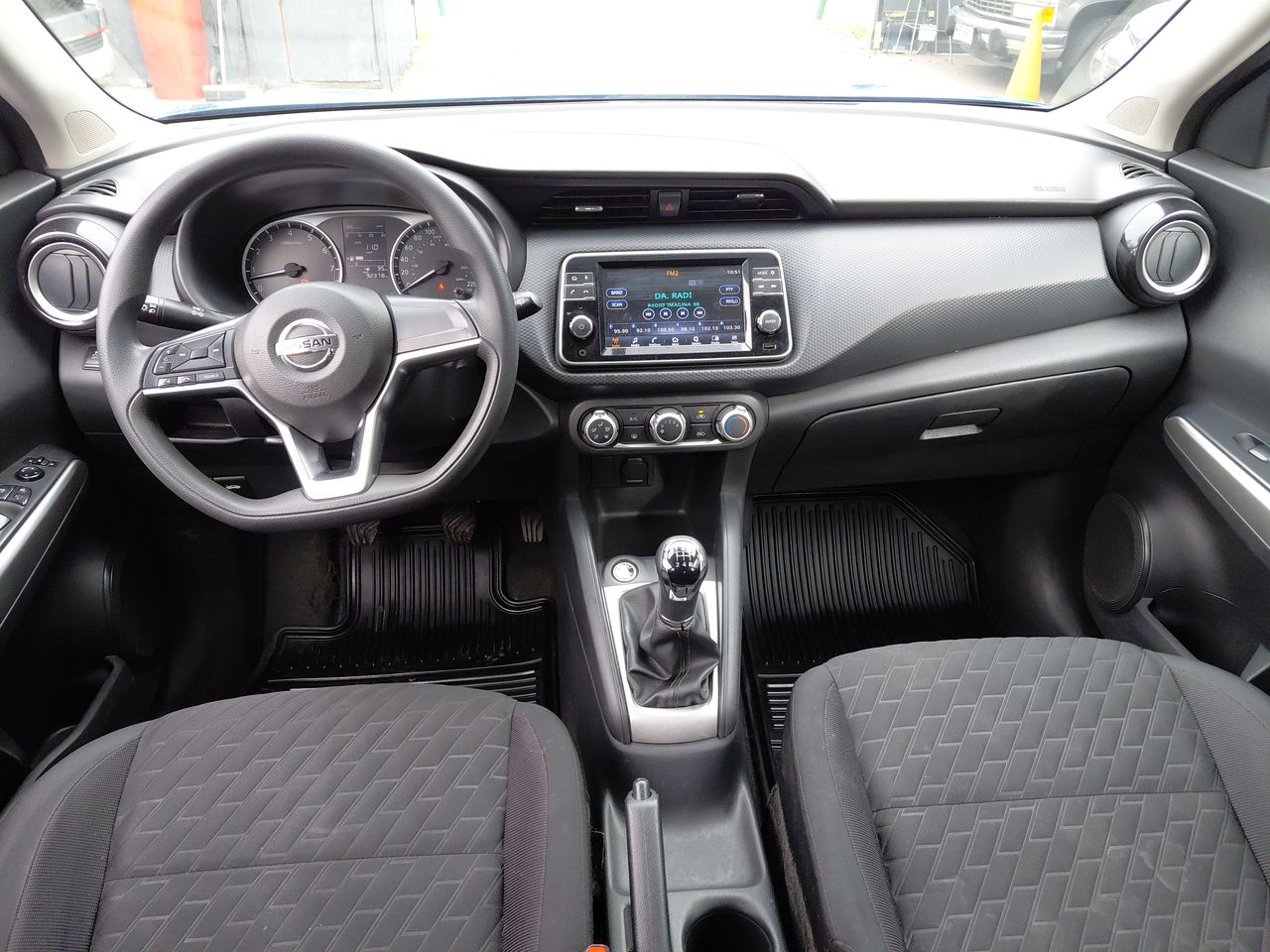 NISSAN - 21