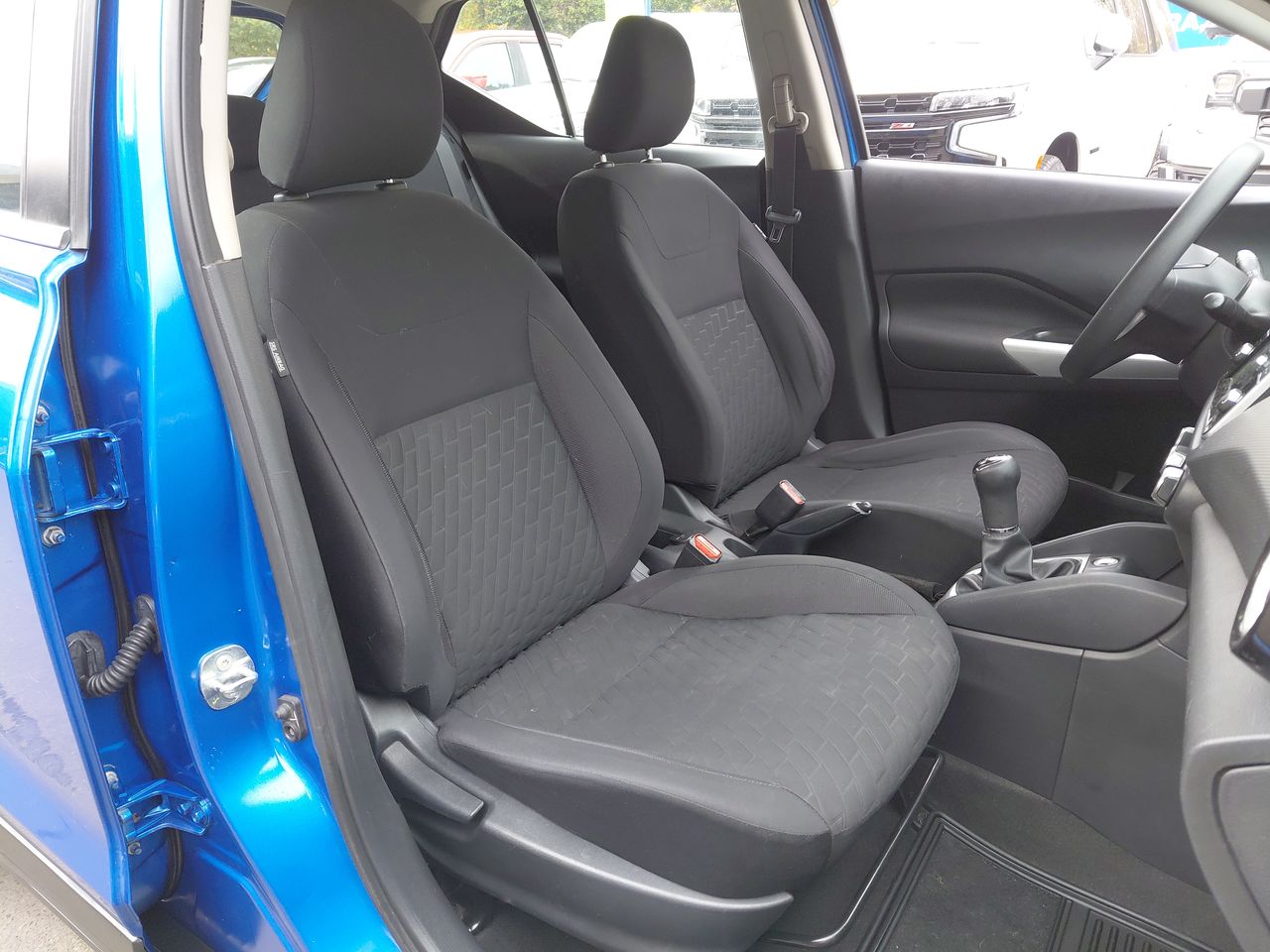 NISSAN - 22