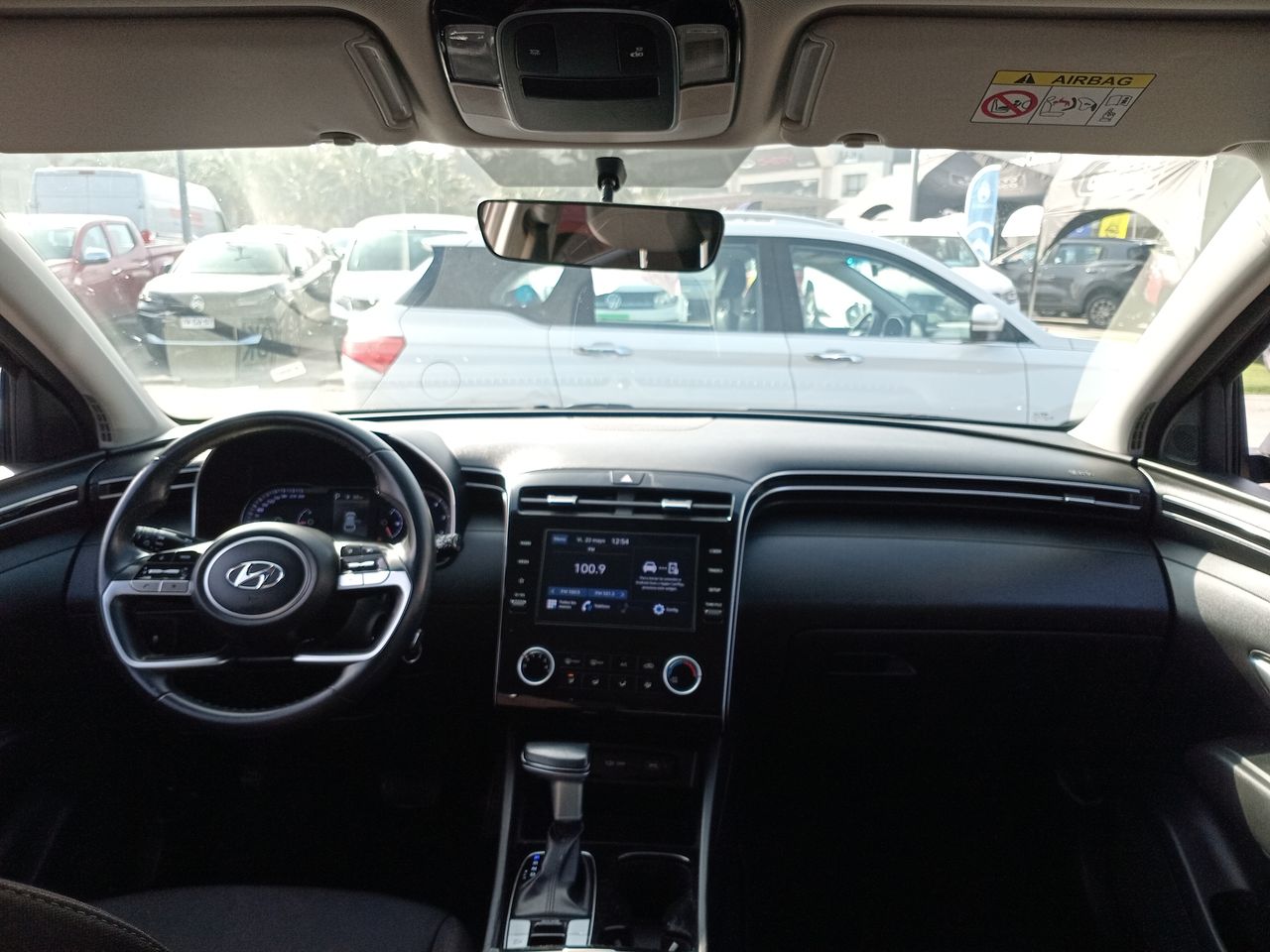 HYUNDAI - 23
