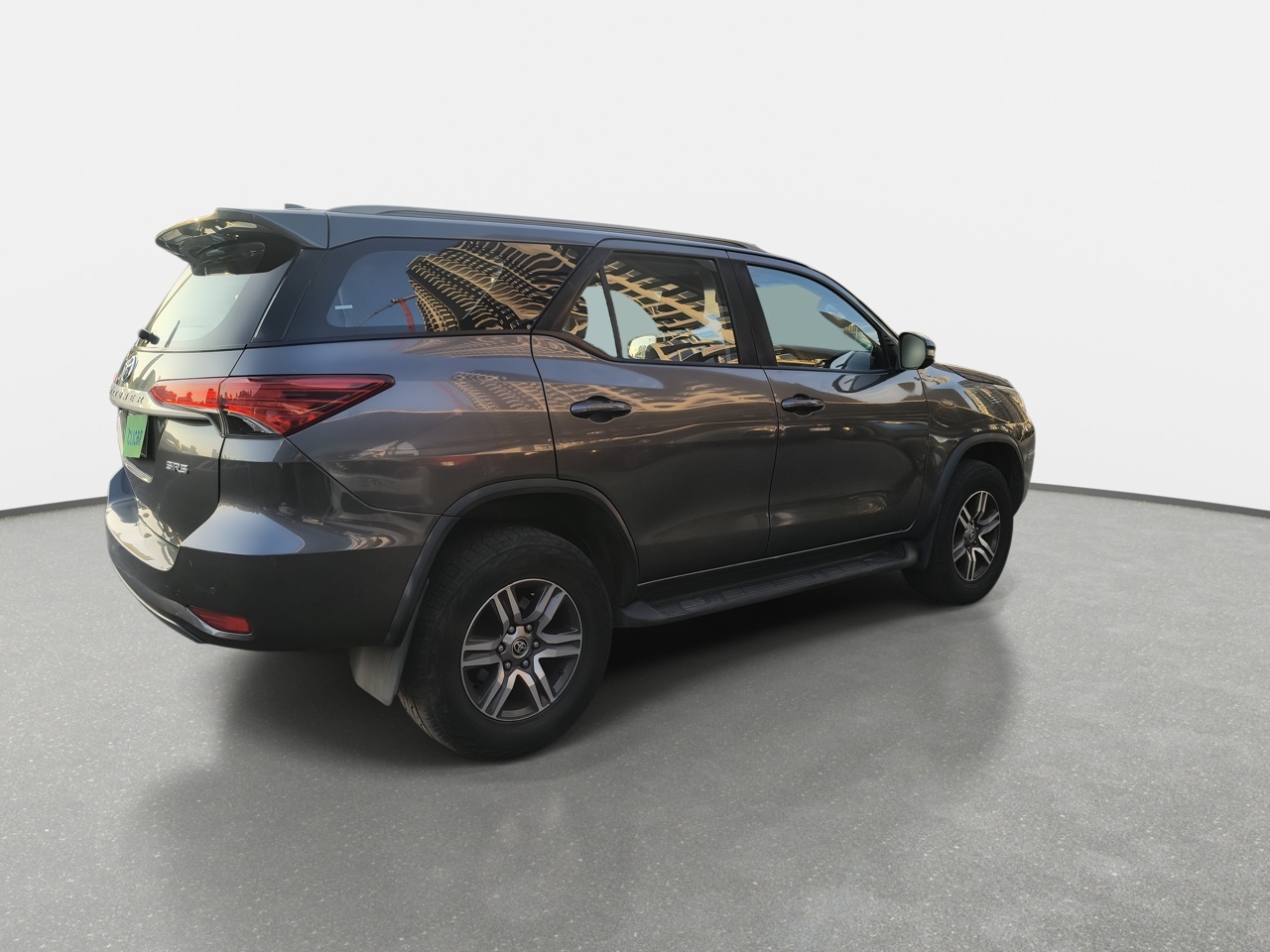 Toyota Fortunner — foto 8 de 30