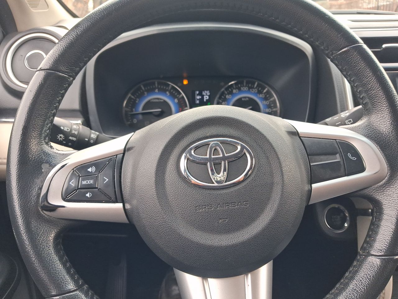 Toyota Rush — foto 26 de 36