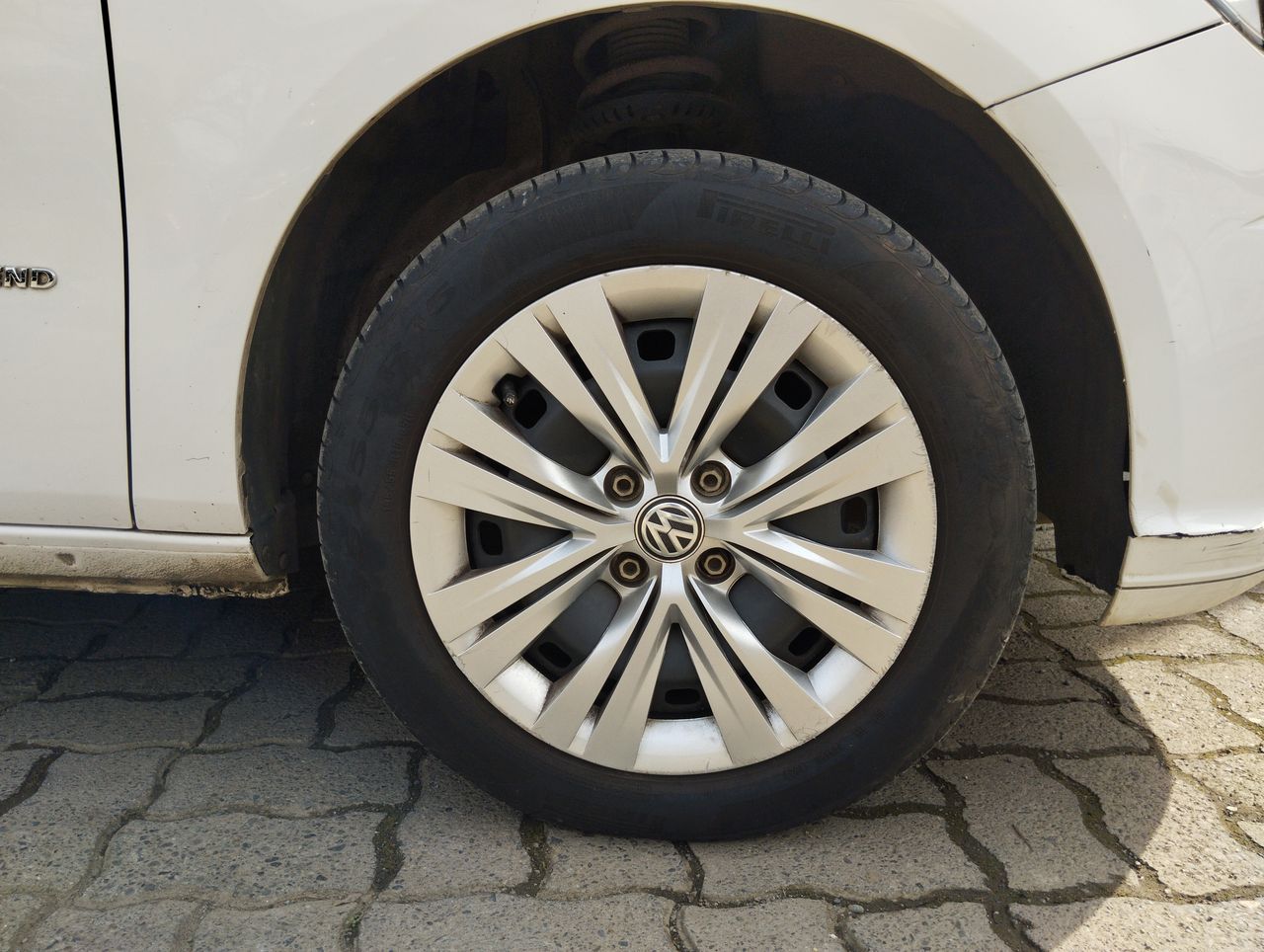 VOLKSWAGEN - 17