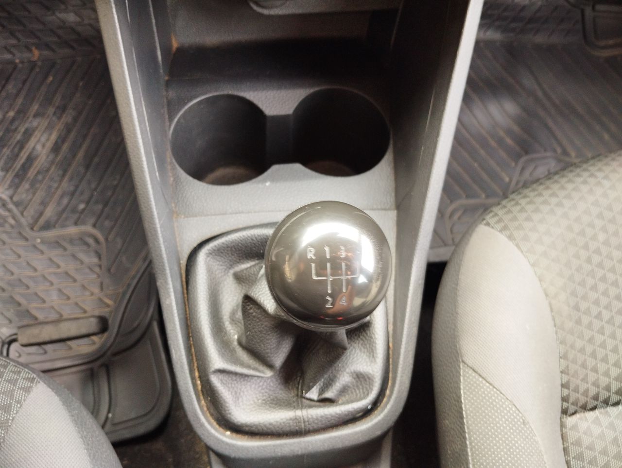 VOLKSWAGEN - 27