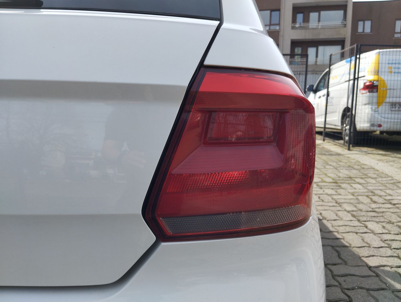 VOLKSWAGEN - 19