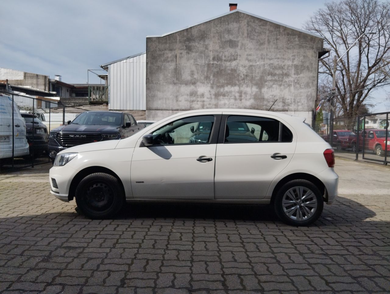 VOLKSWAGEN - 4