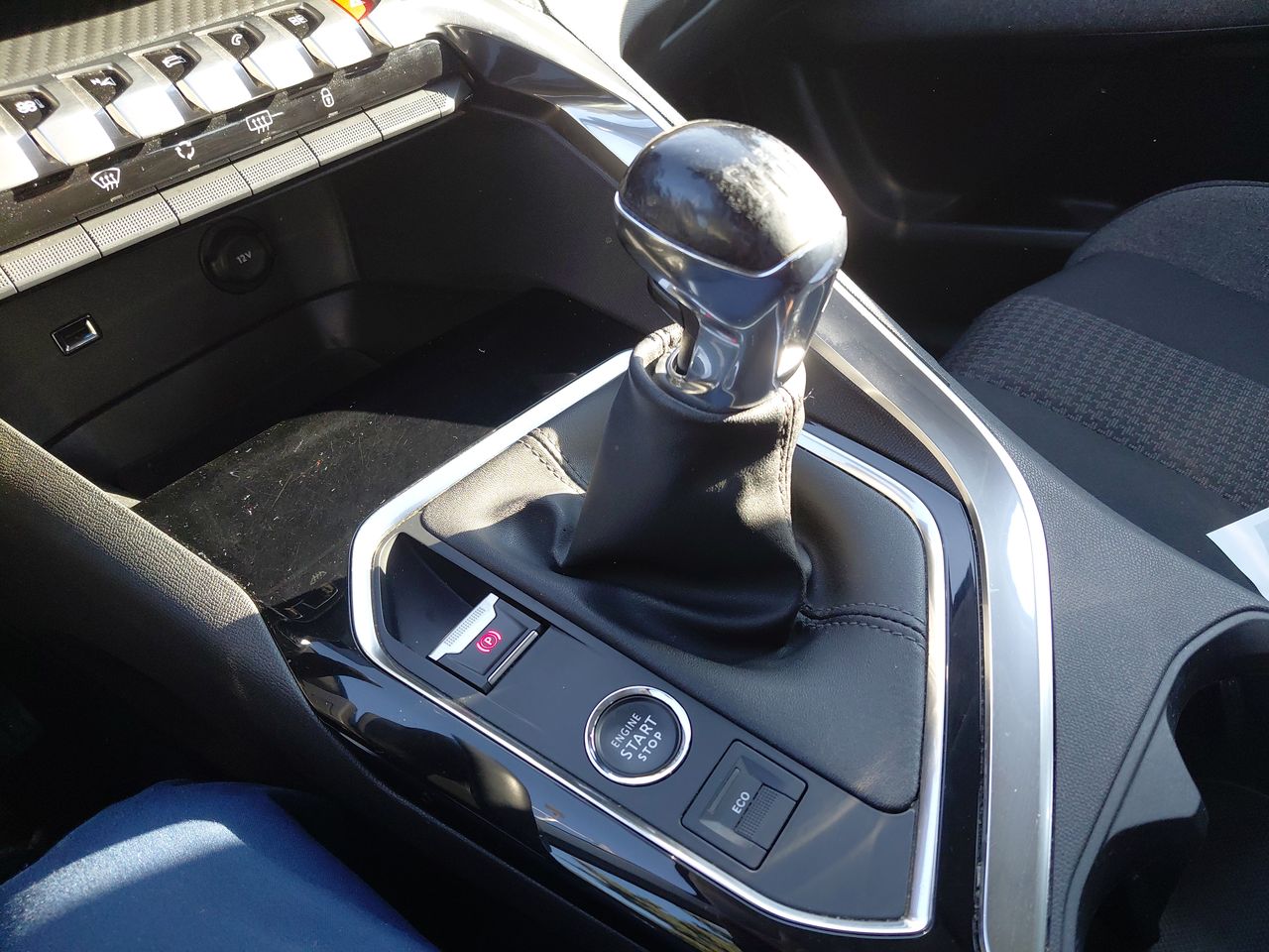 PEUGEOT - 24