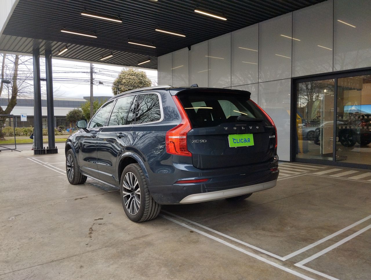 VOLVO - 8