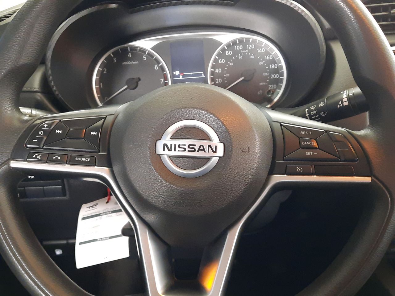 NISSAN - 27