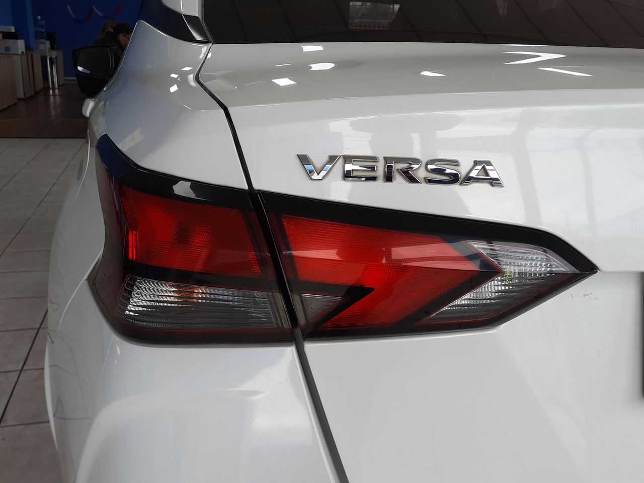 NISSAN - 21