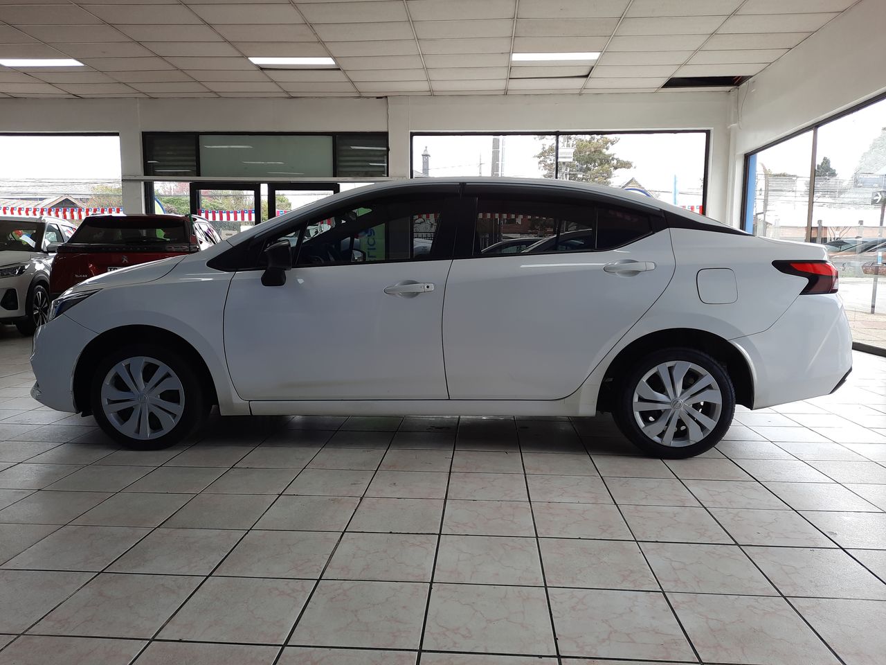 NISSAN - 4