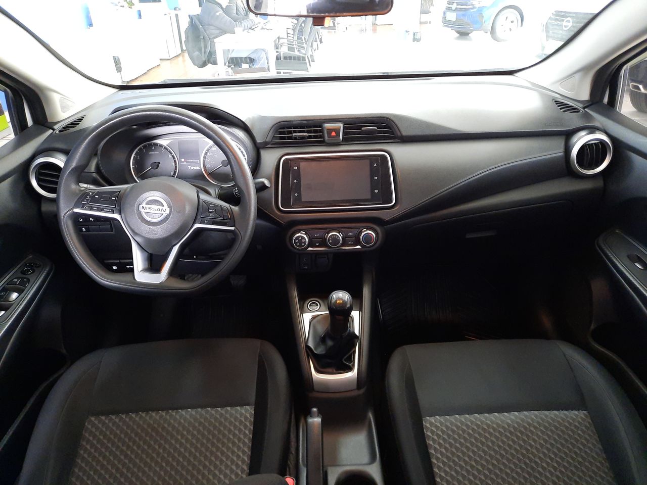 NISSAN - 9