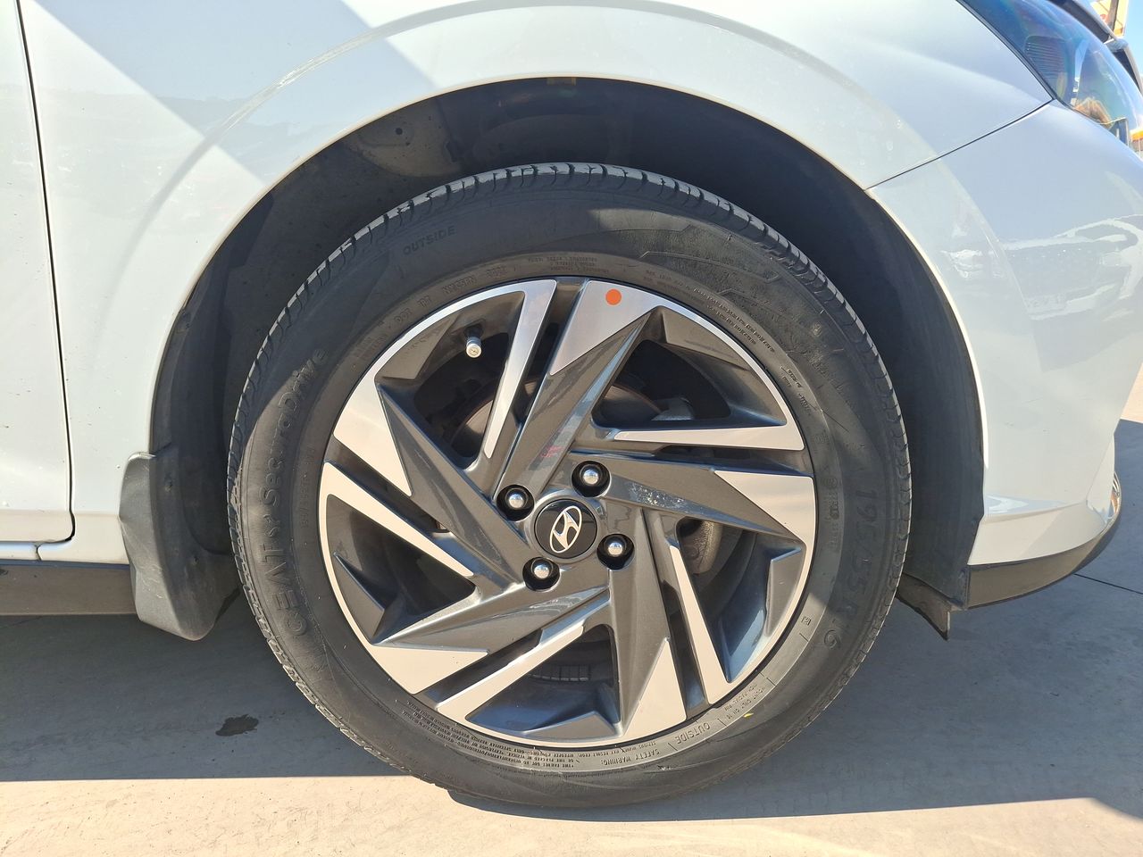 HYUNDAI - 17