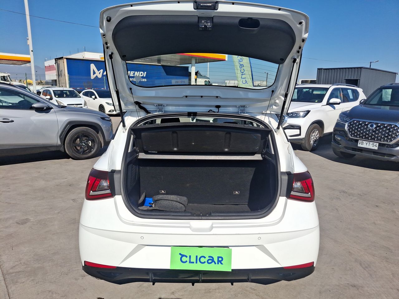HYUNDAI - 20
