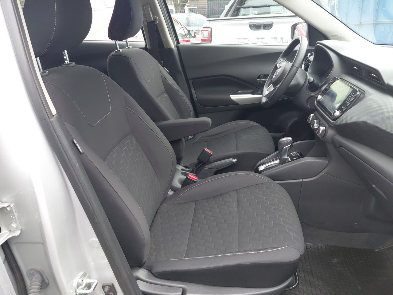 Nissan Kicks — foto 24 de 26