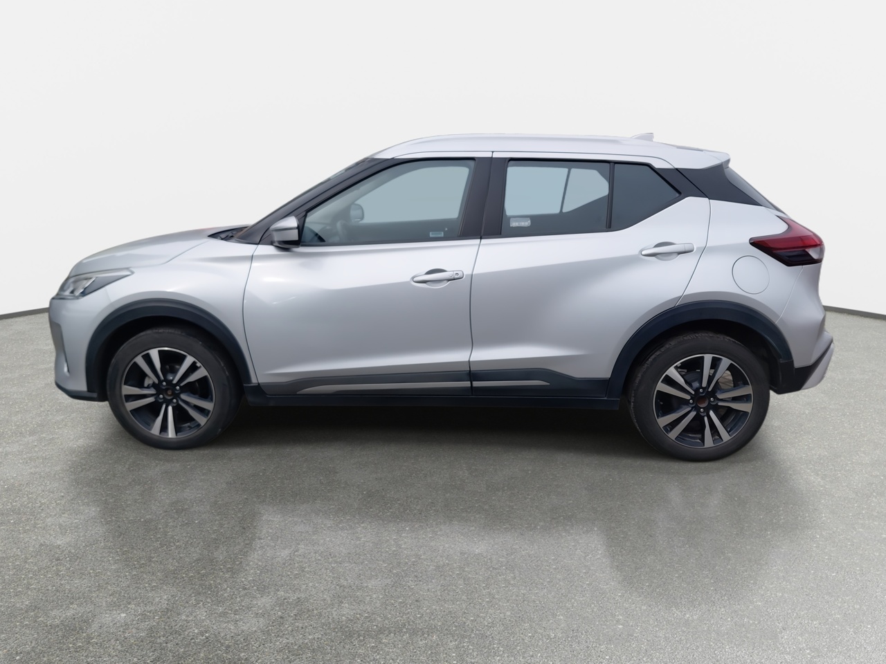 NISSAN - 4
