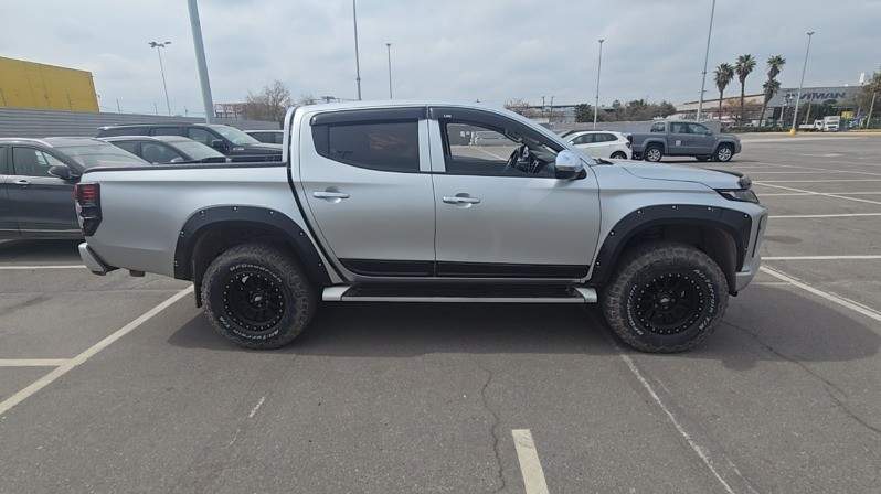 MITSUBISHI - 3