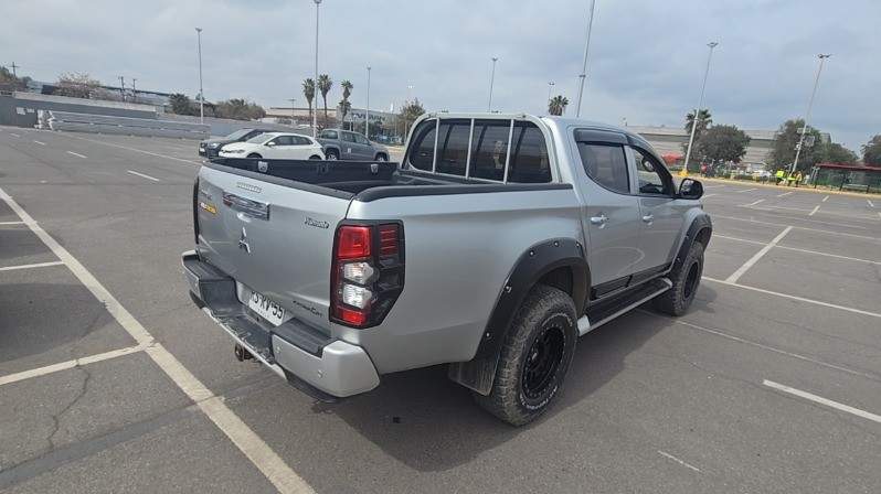 MITSUBISHI - 4