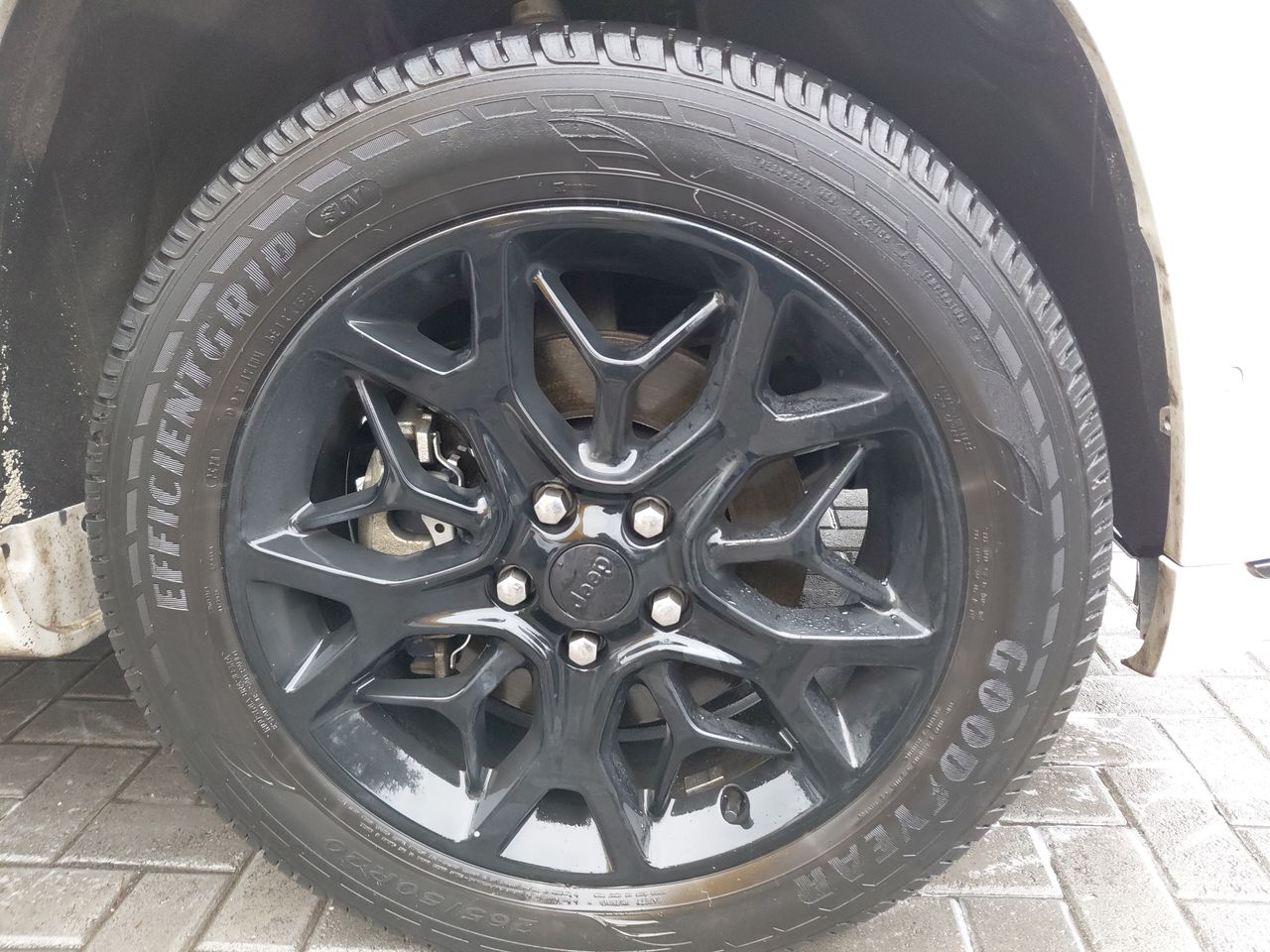 Jeep Grand Cherokee — foto 8 de 26