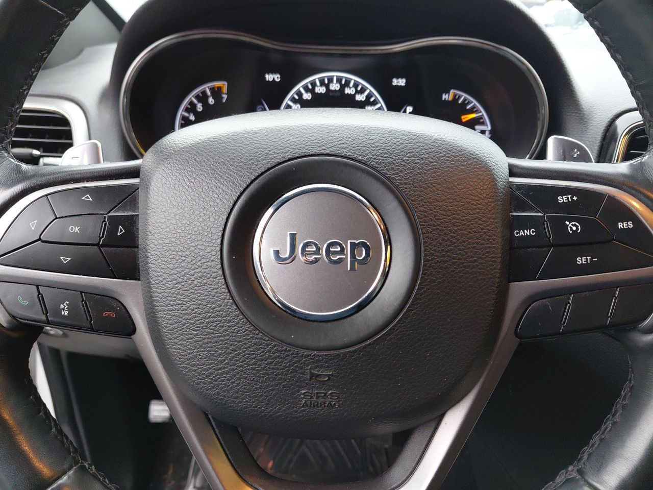Jeep Grand Cherokee — foto 17 de 26