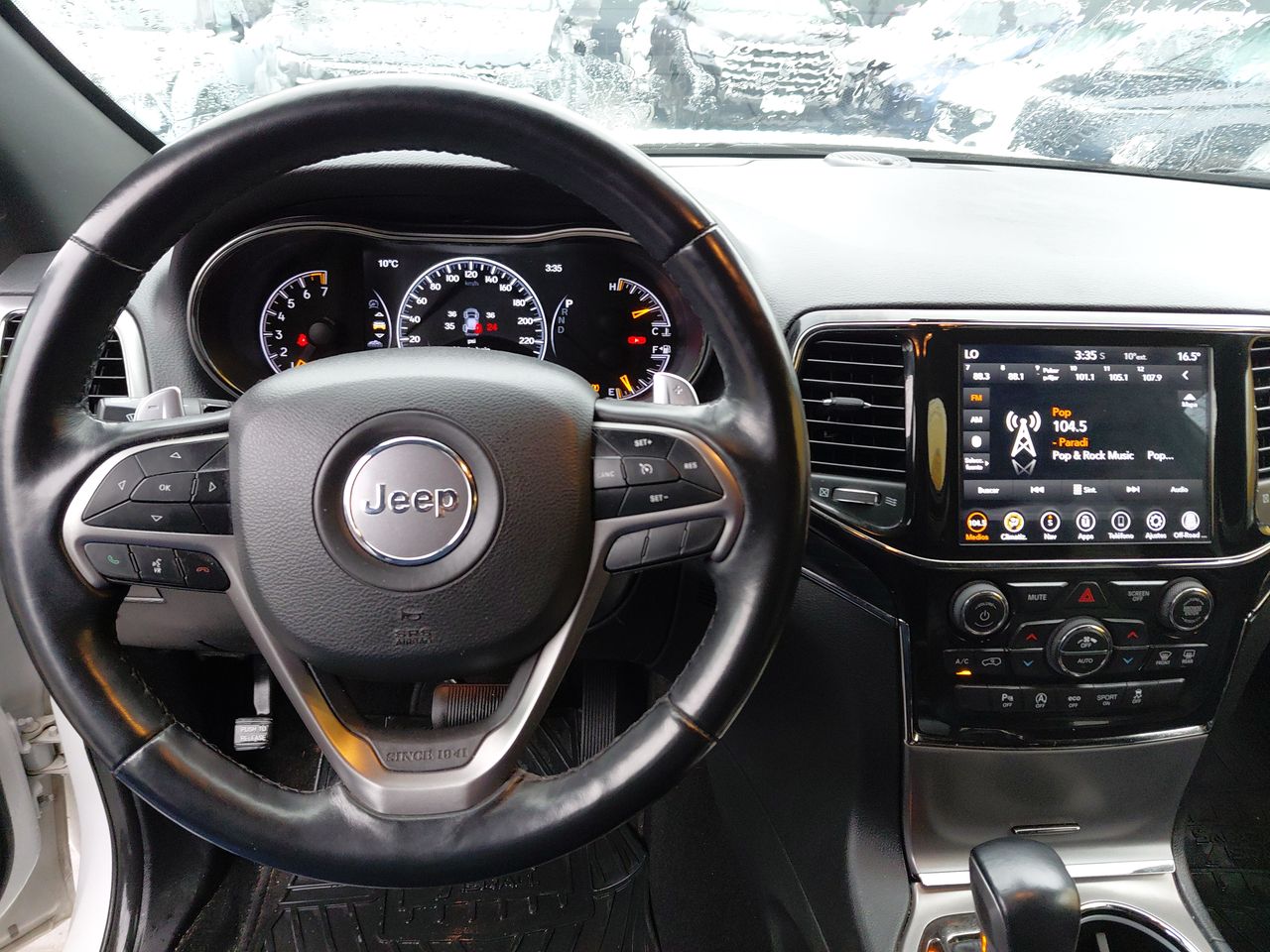 Jeep Grand Cherokee — foto 23 de 26