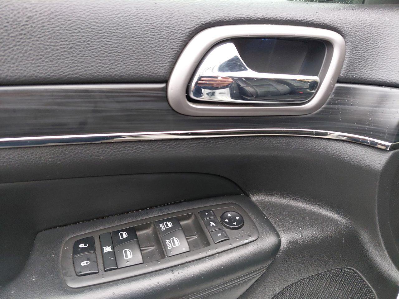 Jeep Grand Cherokee — foto 13 de 26