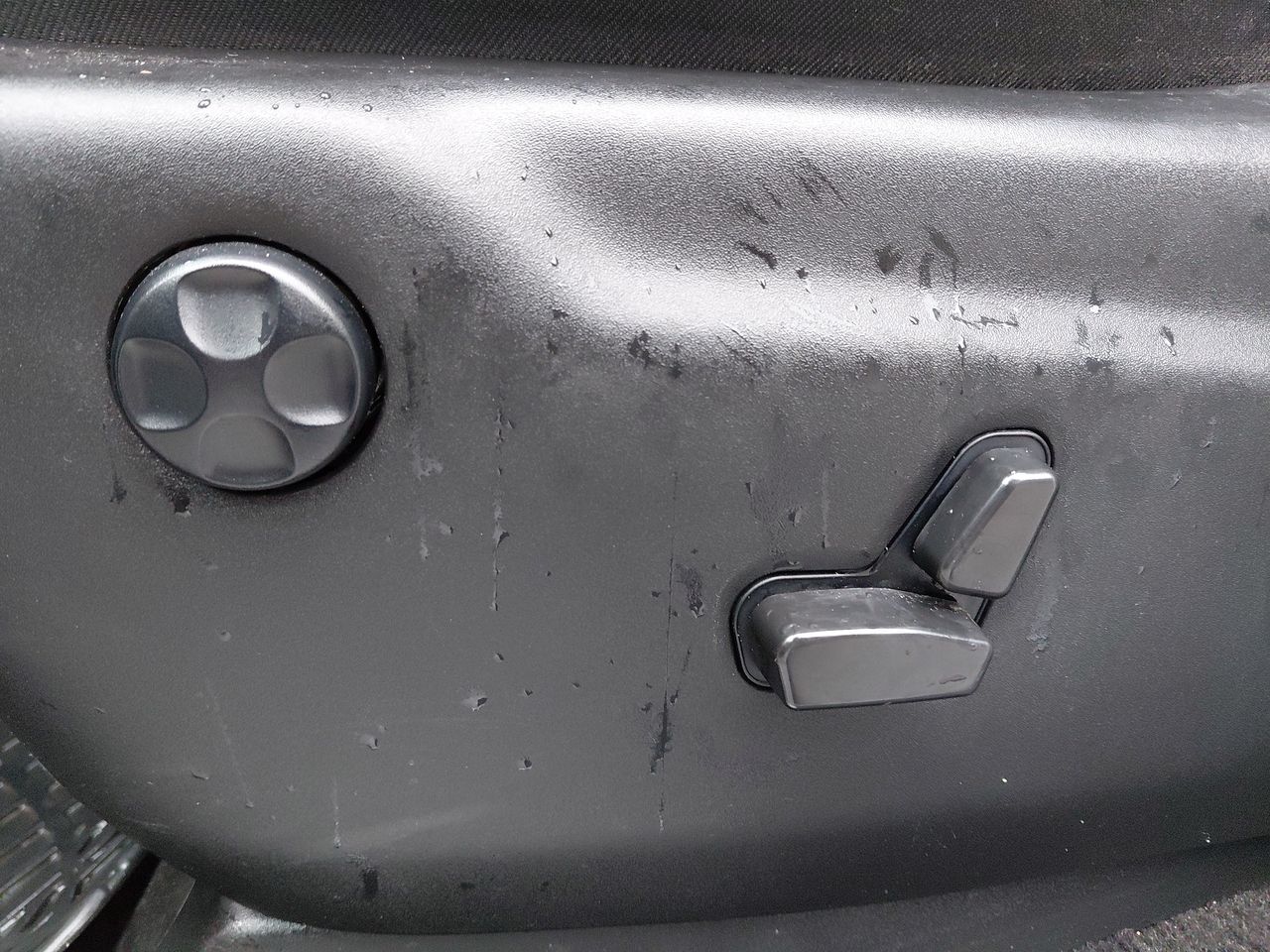 Jeep Grand Cherokee — foto 14 de 26