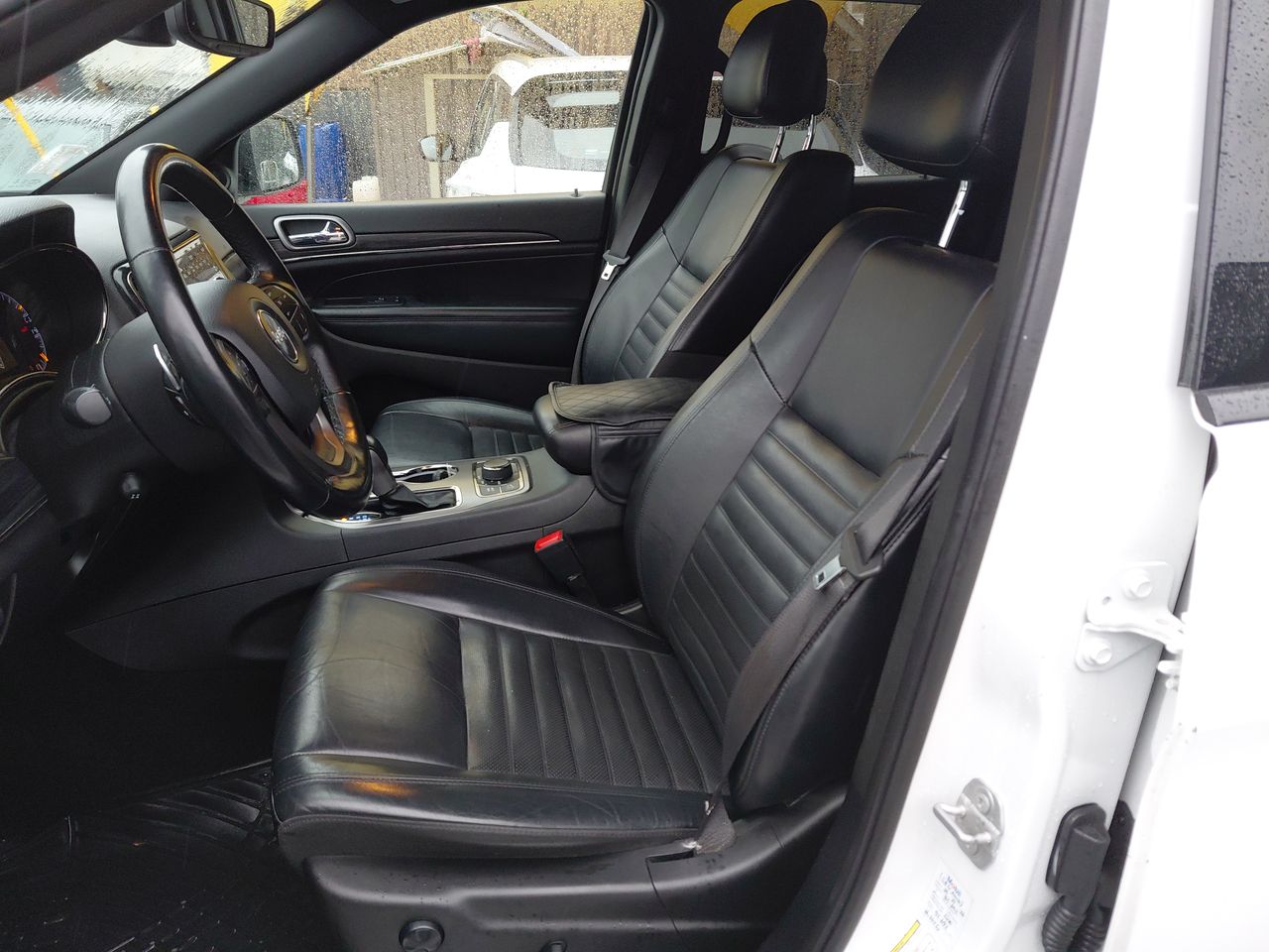 Jeep Grand Cherokee — foto 15 de 26