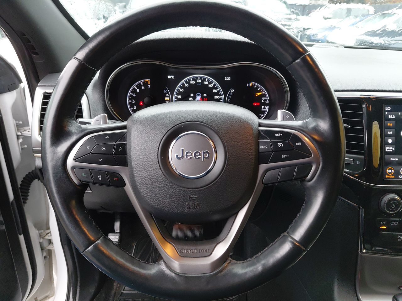 Jeep Grand Cherokee — foto 16 de 26