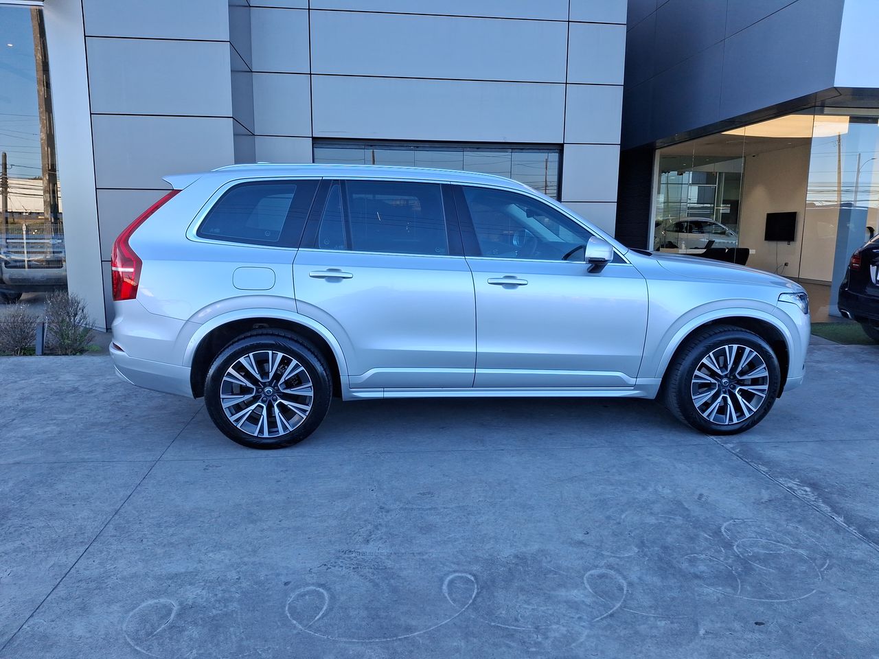 VOLVO - 8