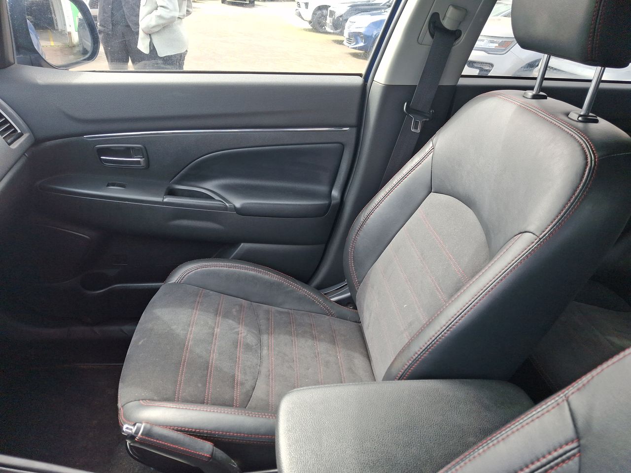 Mitsubishi Asx — foto 33 de 35