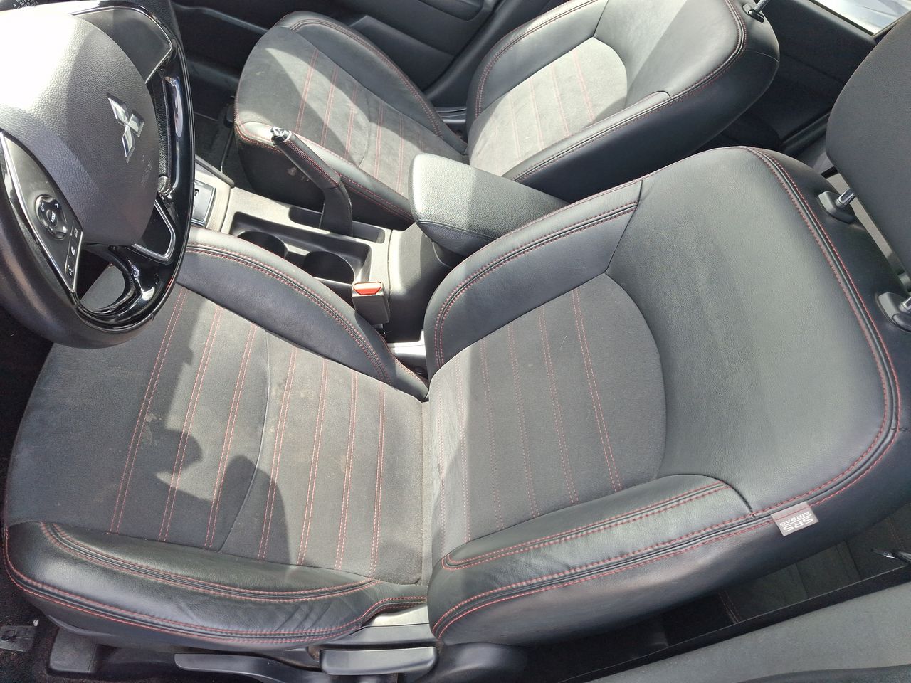 Mitsubishi Asx — foto 24 de 35