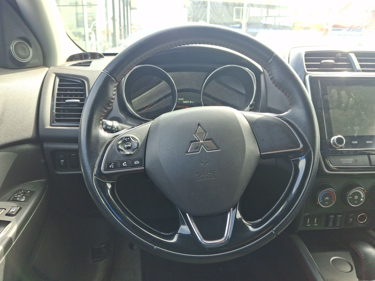 Mitsubishi Asx — foto 25 de 35