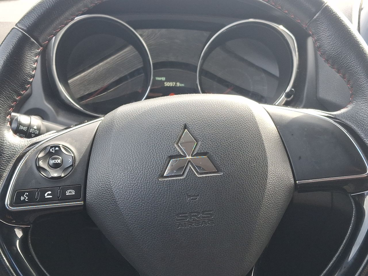 Mitsubishi Asx — foto 26 de 35