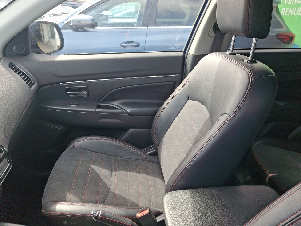 Mitsubishi Asx — foto 11 de 35